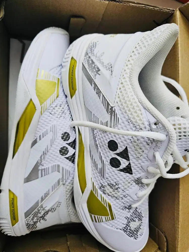 Sepatu yonex eclipsion Z original
