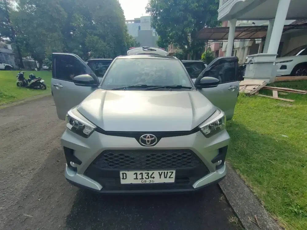 TOYOTA RAIZE 1.0 G TWO TONES SILVER BLACK 2022 - LOW KM LOW PRICE