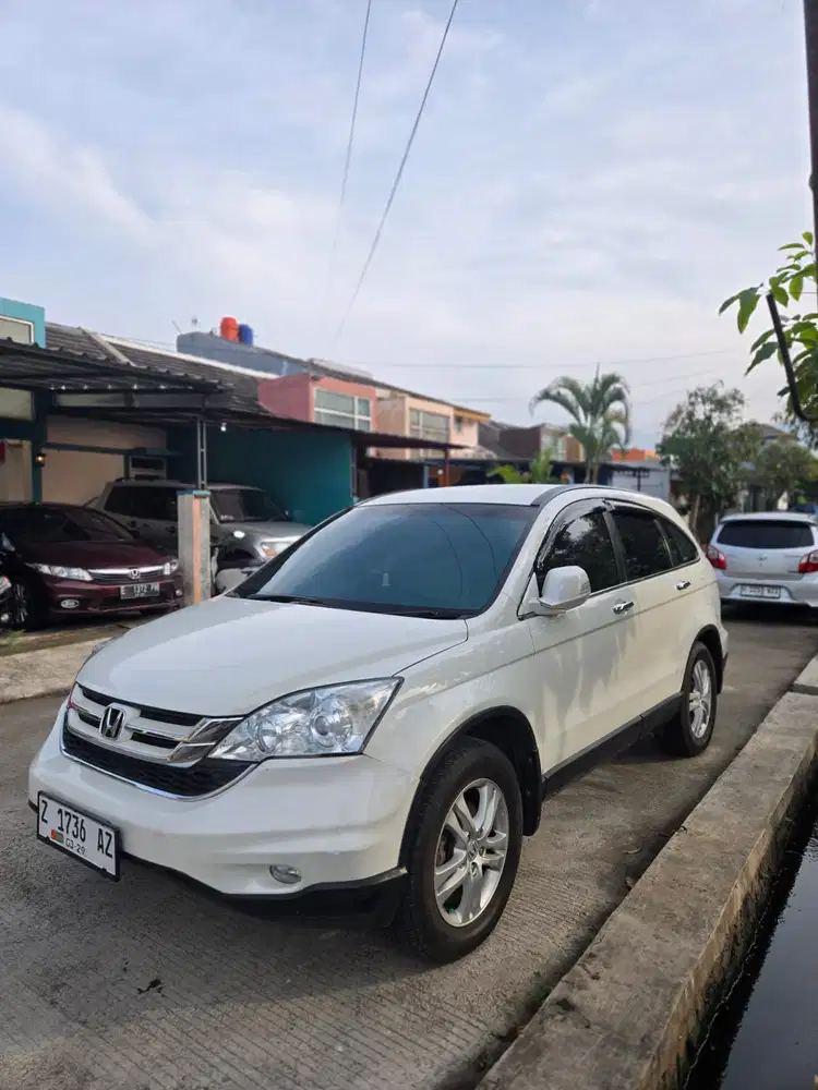 Honda CR-V 2011 2.4 matic putih