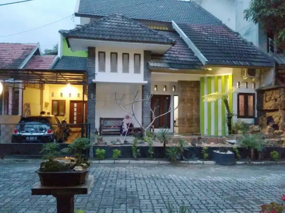 Rumah Asri dlm Perumahan Adem Asri Jalan Lebar di Barat Casagrande