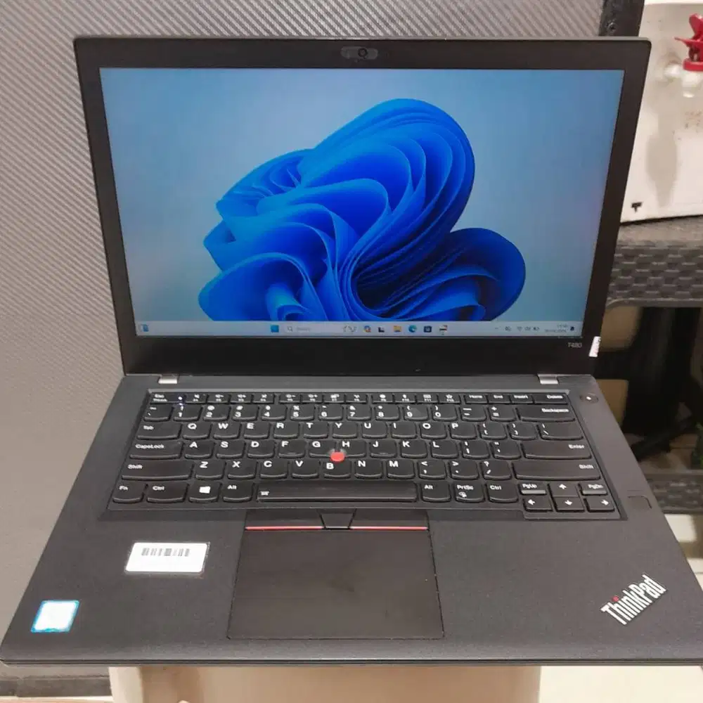 Lenovo Thinkpad T480 Touchscreen i5 Gen 8 RAM 8GB SSD 256GB 14 INCH