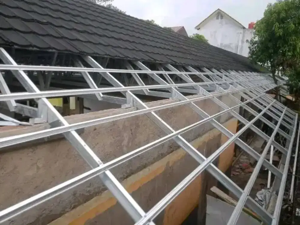 TukanG atap rmh bocor.plafon TalNg air