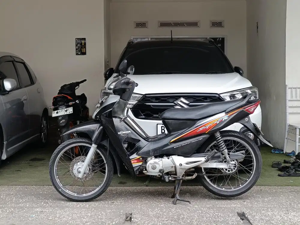 Supra fit tahun 2006 pajak isi/tt boleh gan cash lebih bagus