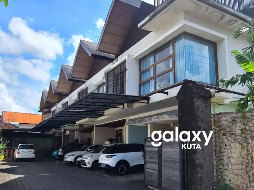 JUAL SEWA RUMAH 3 LANTAI SEMI FURNISHED LOKASI BEBAS BANJIR DI SULI DENPASAR