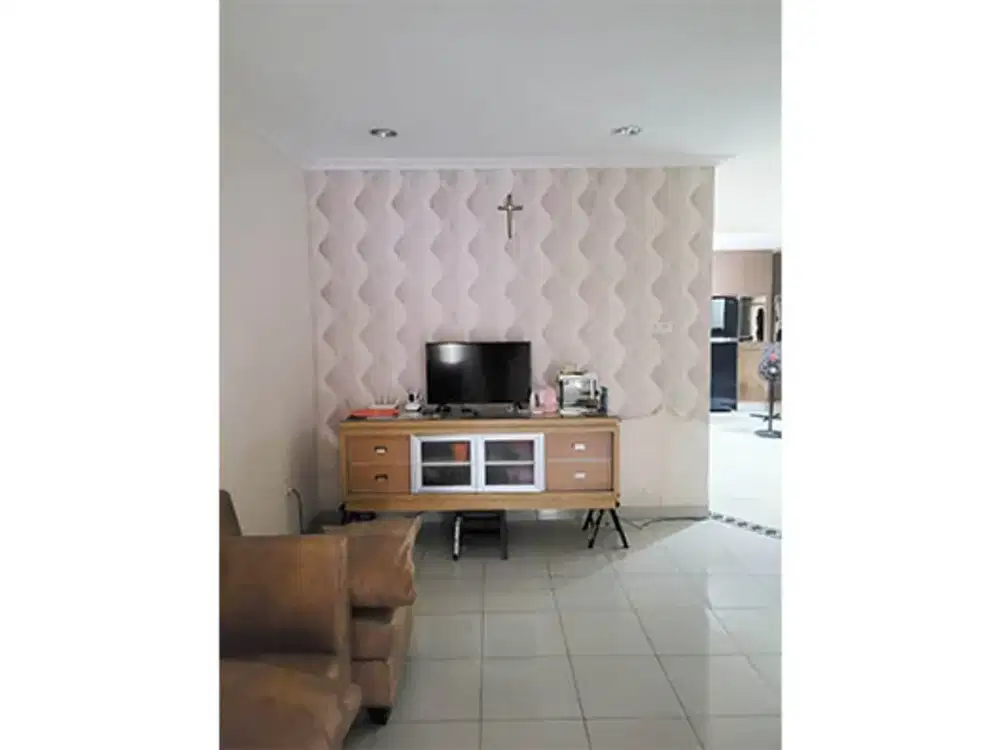 Rumah Dijual Janur Asri, Kelapa Gading, Luas 102, Furnished