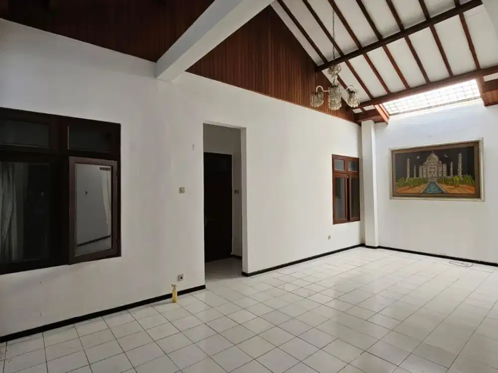 Dijual Rumah Cantik 1 Lantai Strategis Dekat Pondok Indah Mall di Pondok Indah Jaksel Lr-12856