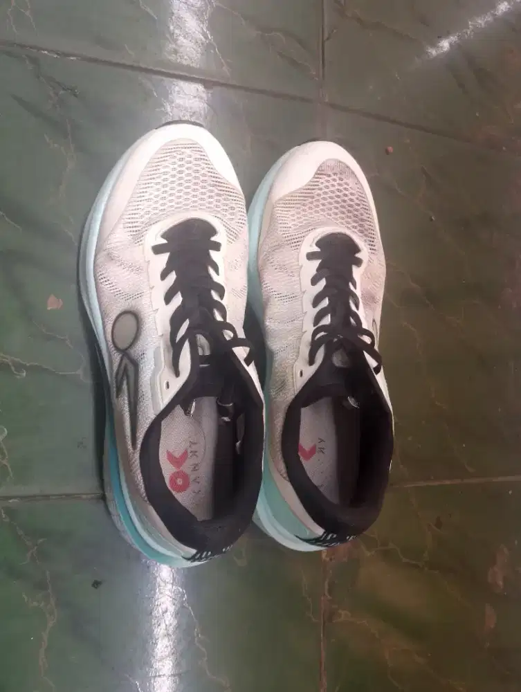 Sepatu kanky running bekas