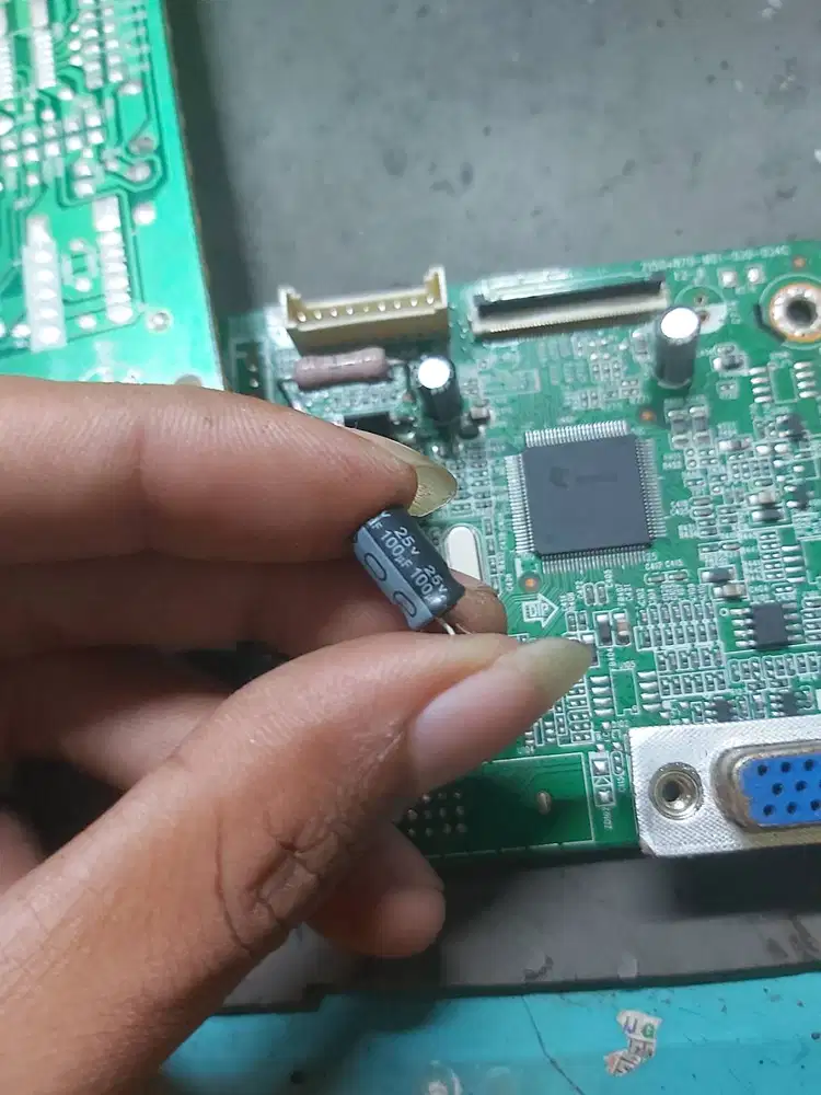 Jaga Toko Servis Handphone & Laptop