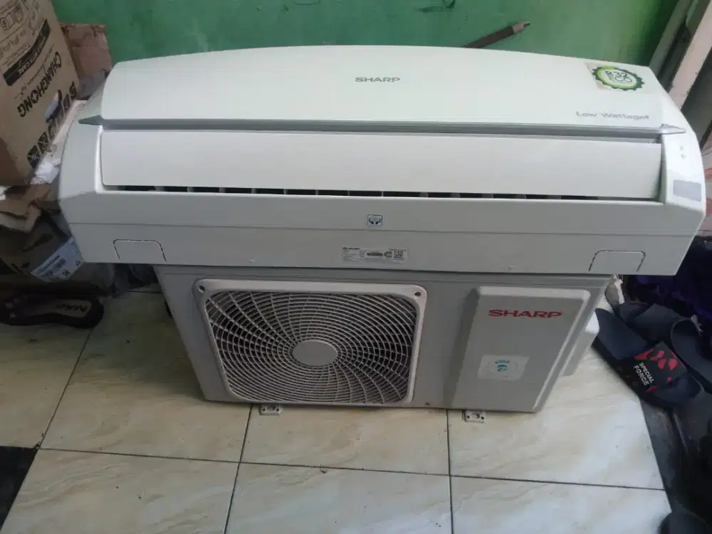 Jual ac sharp 1/2  pk lowwat 350watt kondisi 95% ori semua