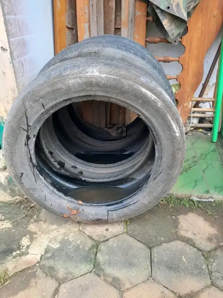 Ban bekas mobil carmy