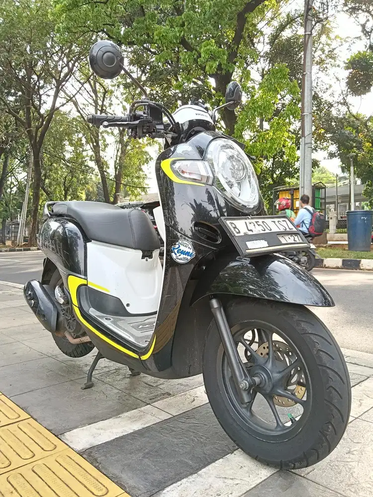DIJUAL CASH HONDA SCOOPY STYLISH THN 2017 PJK IDUP SIAP PAKAI