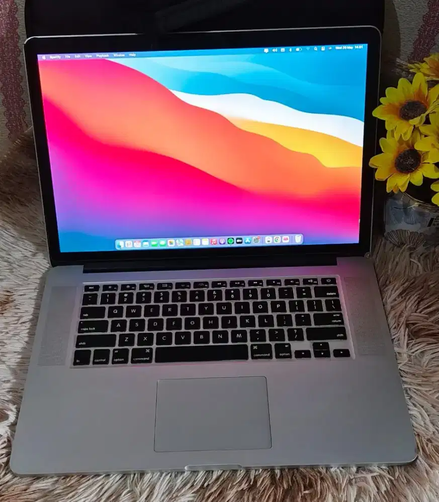 Macbook Pro 2015 Design/Core i7/Ram 16/SSD 512/VGA Radeon 2G/15 Retina