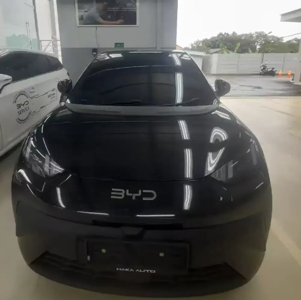 BYD ATTO 1 HITAM