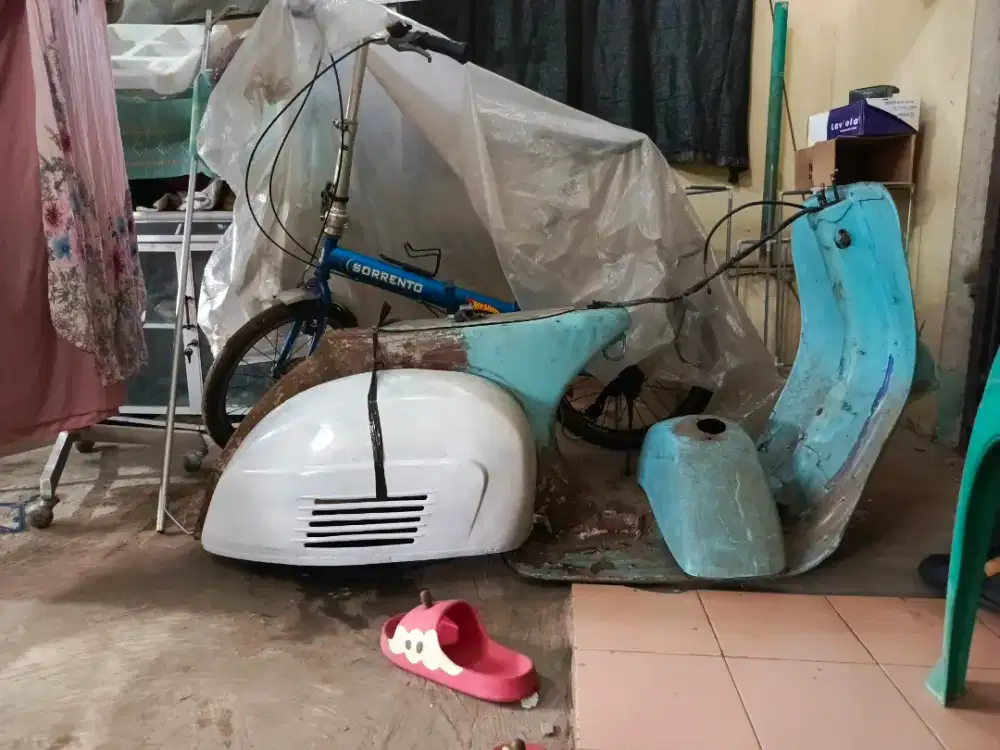 Body vespa super 150 tahun 74