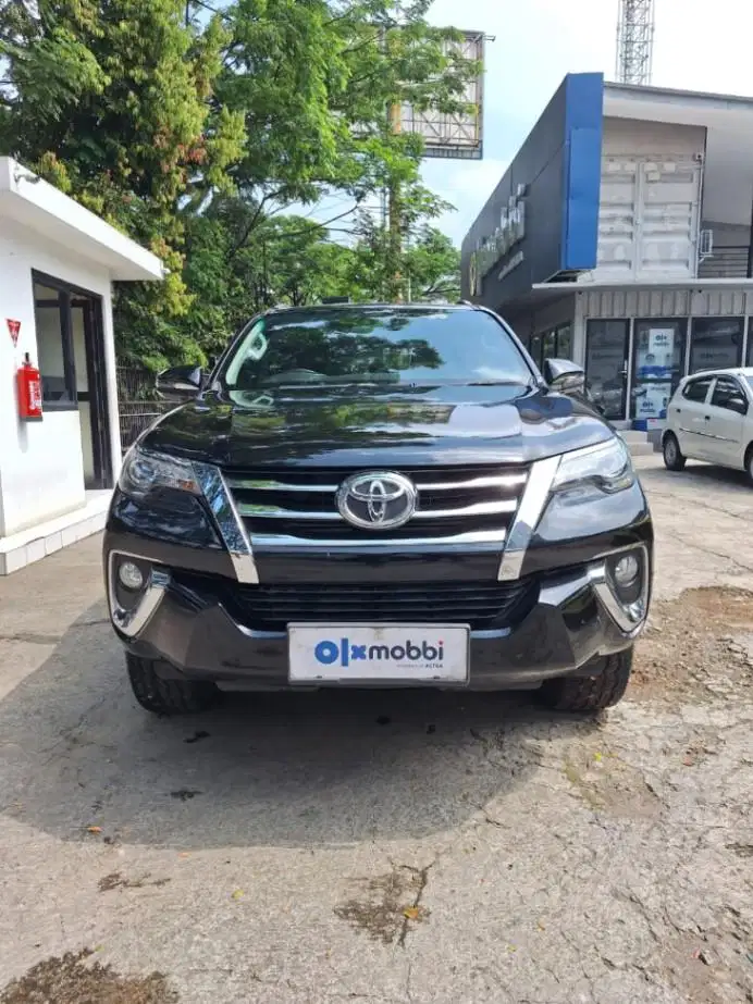 LOW DP Toyota Fortuner 2.4 4x2 VRZ Solar-AT 2019 AHR