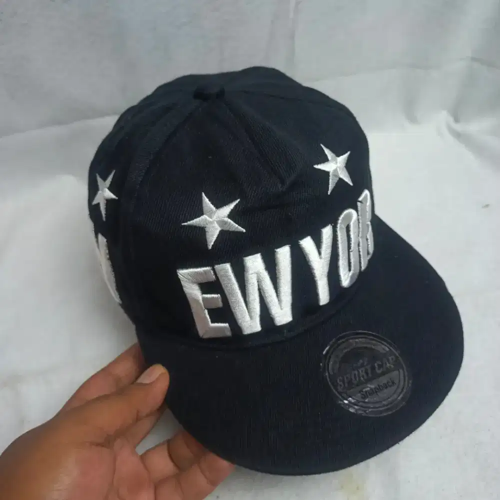 Topi Snapback Vintage New York Black Silver Star Preloved - Topi Seken