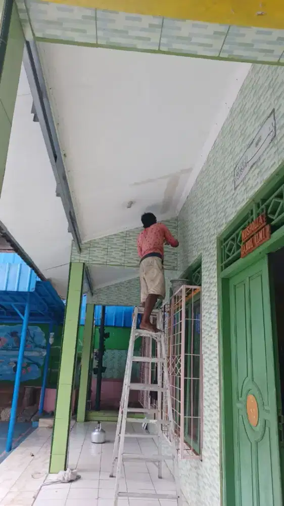 Tukang serba bisa