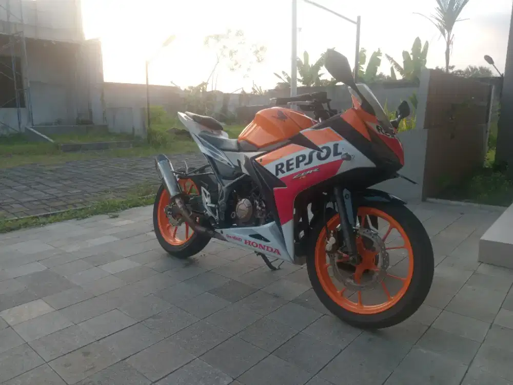 CBR 150 R REPSOL
