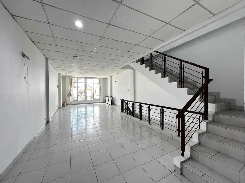 Dijual Ruko 3 Lantai Siap Pakai di Jl. Pahlawan Seribu BSD