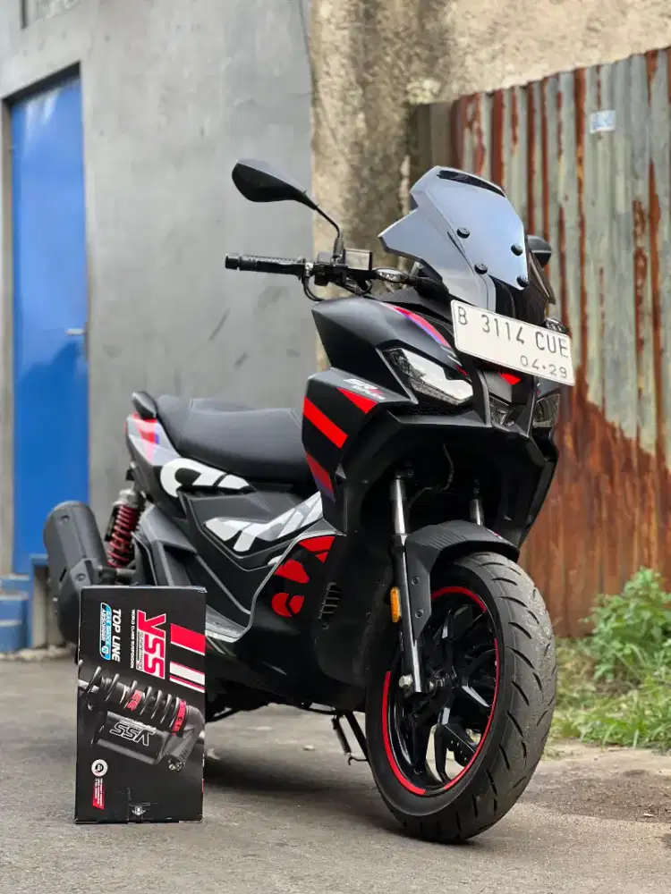 ( incl Shock YSS ) Aprilia SR GT Replica 2023 KM 3rb