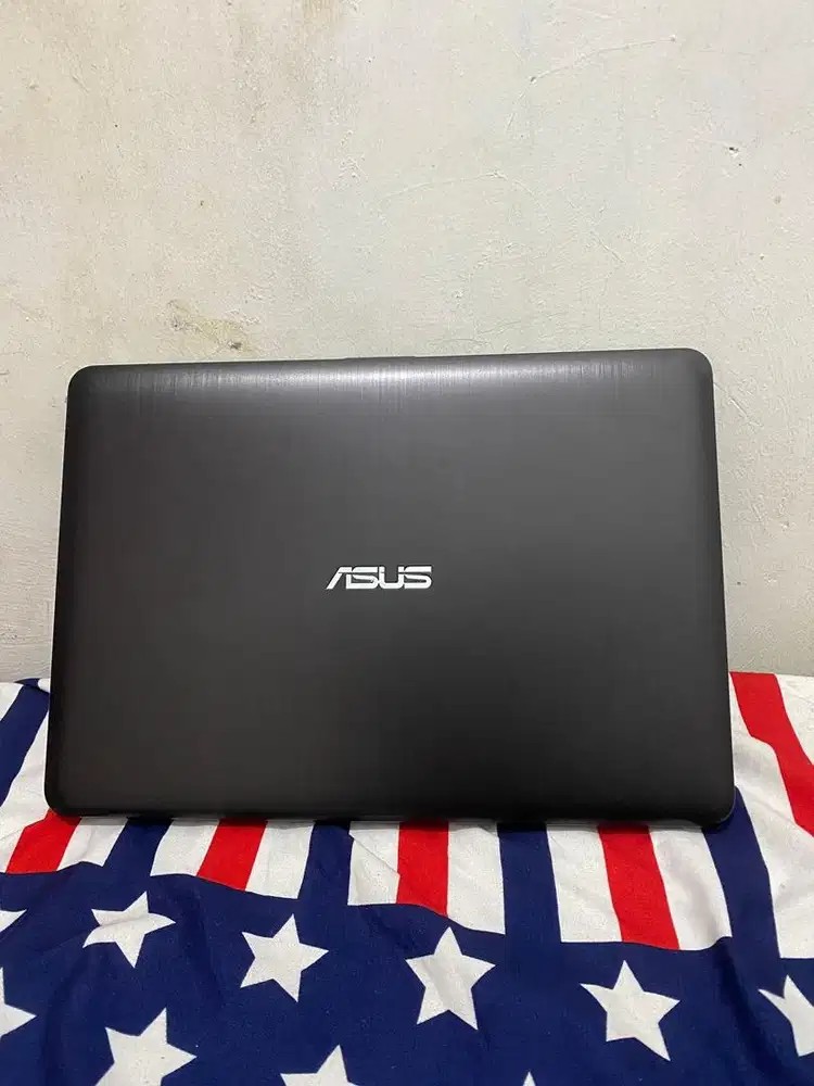 Laptop ASUS X441B AMD A6-7310 Radeon 4
