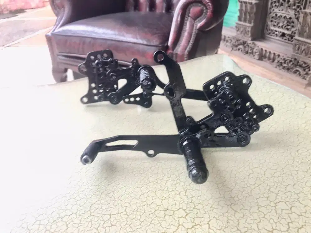 Yamaha R6 Original Rear Set