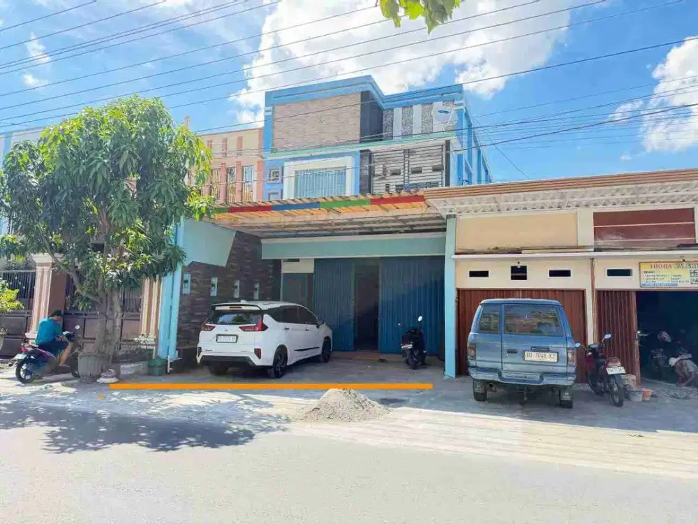 Ruang Usaha 2 lt Luas di Jalan Raya Jaten dekat Pintu Tol Jaten