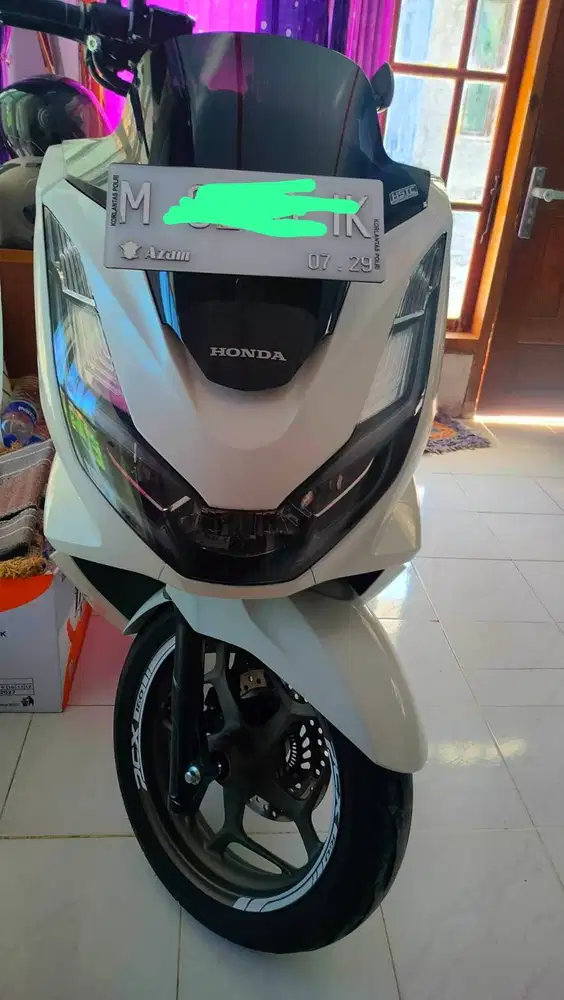 PCX 160 warna putih