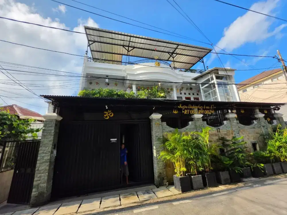 Rumah 8 Kamar Tidur 10 Menit ke Gerbang Tol Kemayoran Siap KPR J-45556