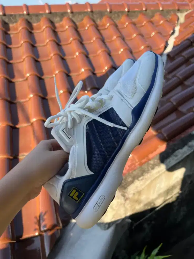 Fila Haritage Sepatu Badminton