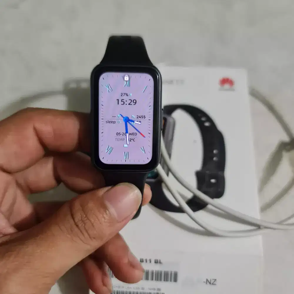 smartwatch huawei band 11 warna hitam