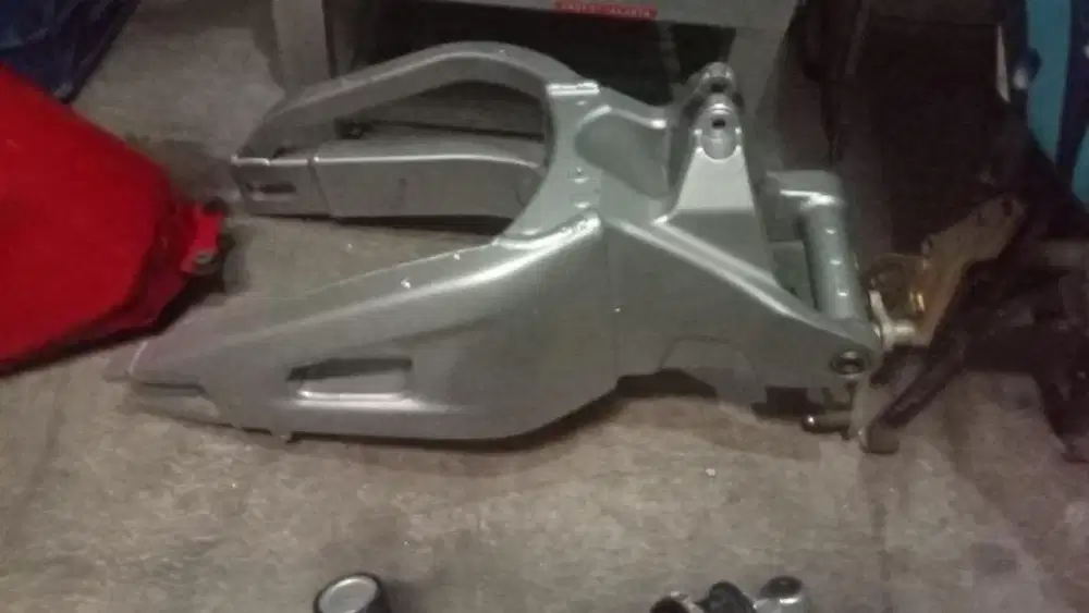 swing arm CBR600RR dan shock ZX25R sepaket