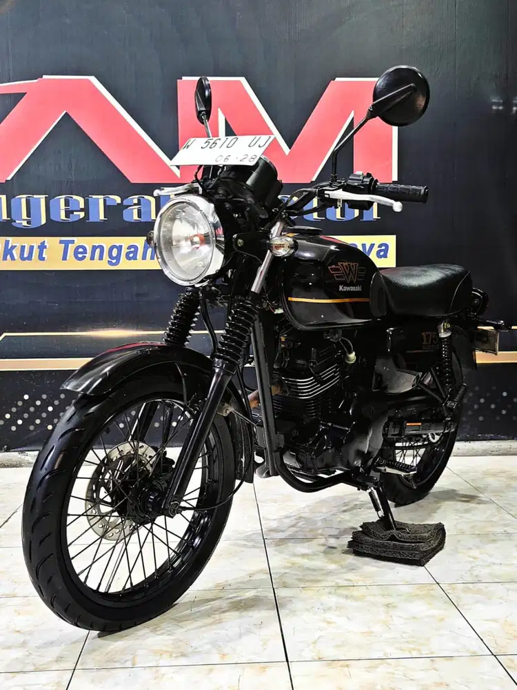 Kawasaki W 175 SE Black Edition TH 2018 auto keren