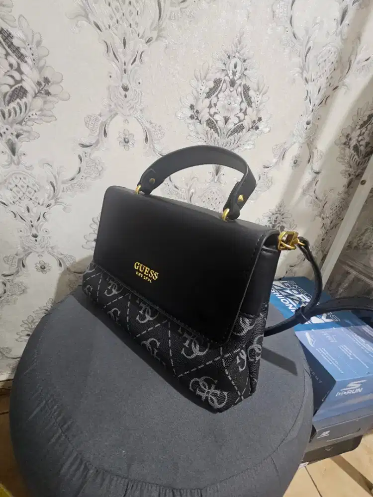 Tas Guess Wanita