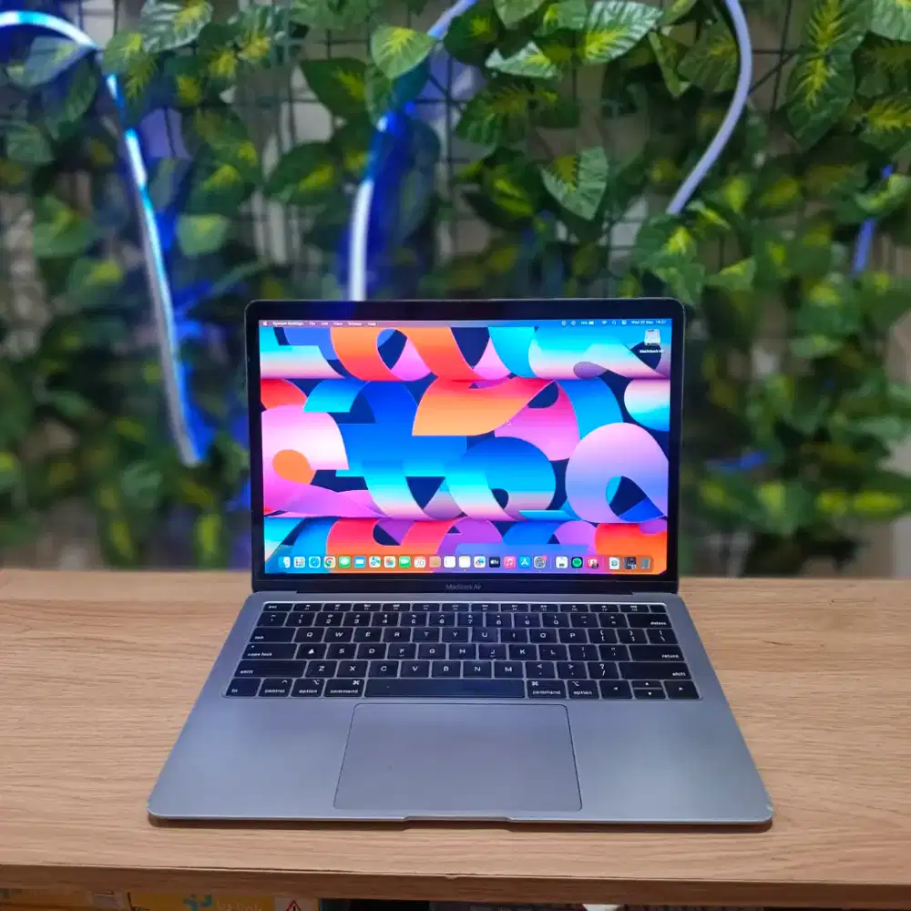 MacBook air 13 Inch 2018 core i5