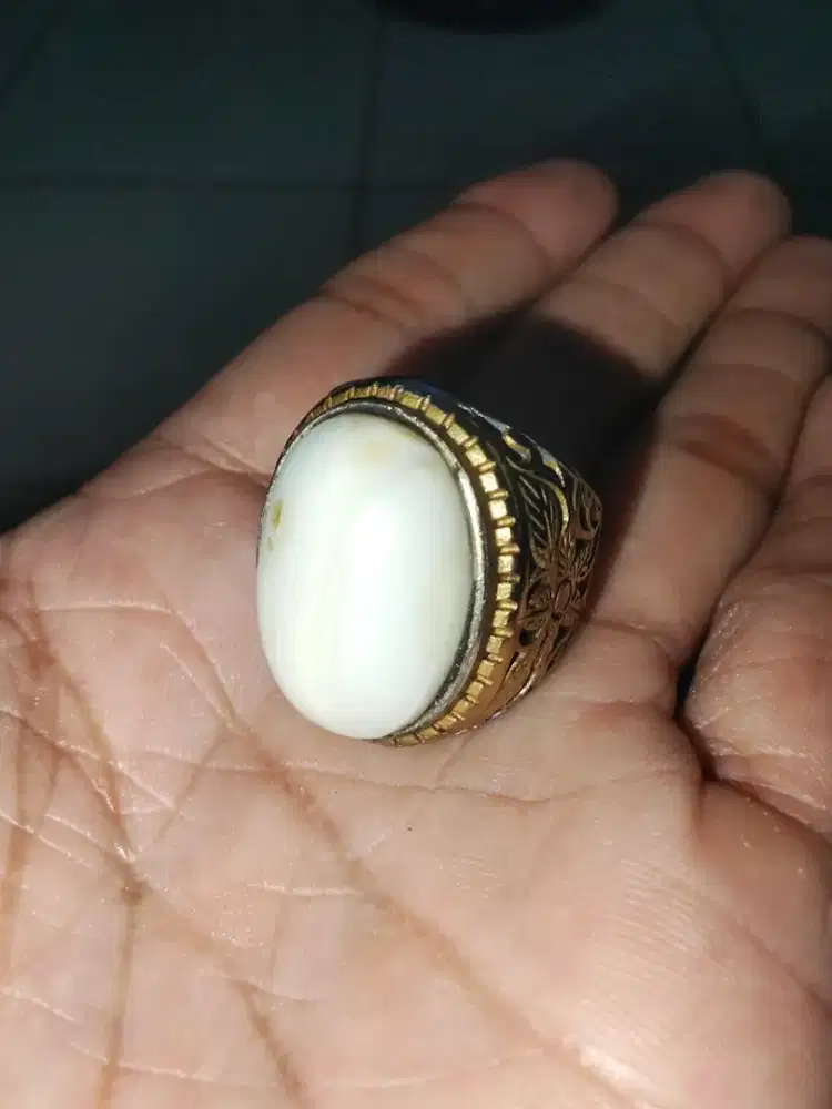 Batu kalimaya susu. Banten.