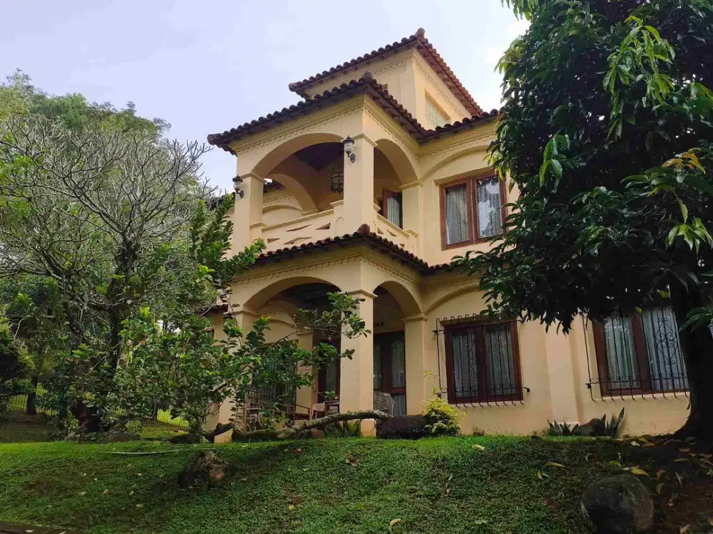 Rumah  Mediterania design View Sungai The Green Bsd city
