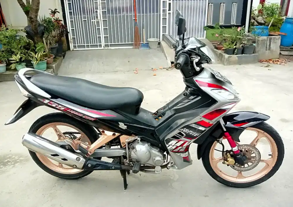 JUPITER MX Ss LENGKAP
Plat Masih HIDUP 09-2026
MESIN HALUS BANGET