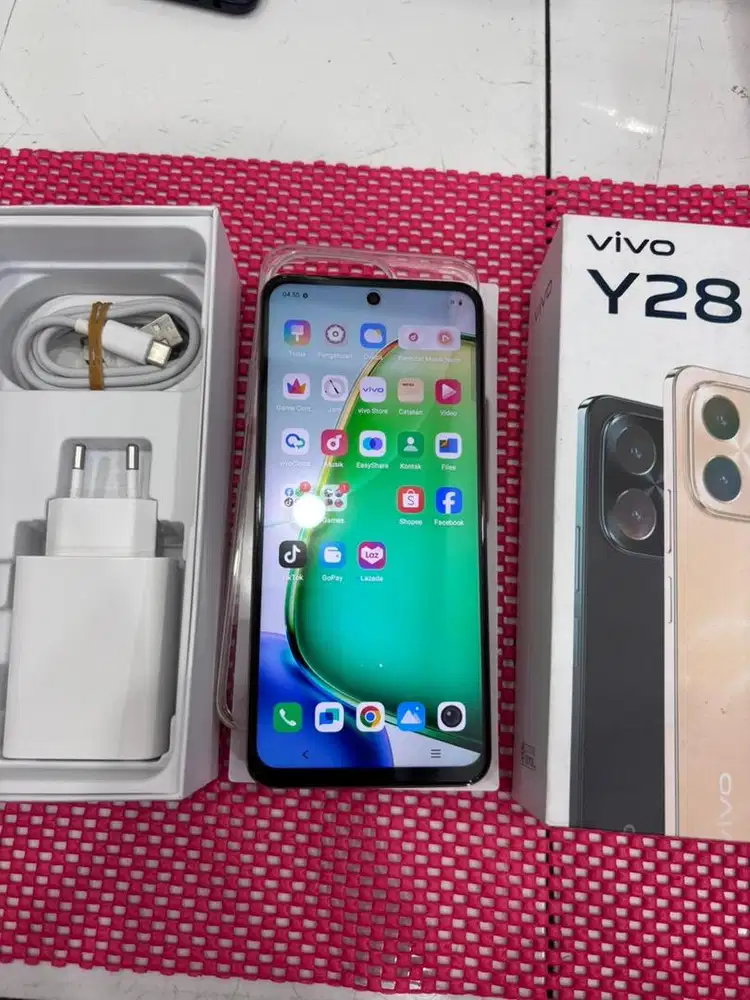 Vivo y28 6/128 ex garansi resmi mulus no minus lengkap