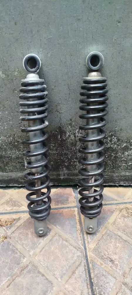Shock belakang mio