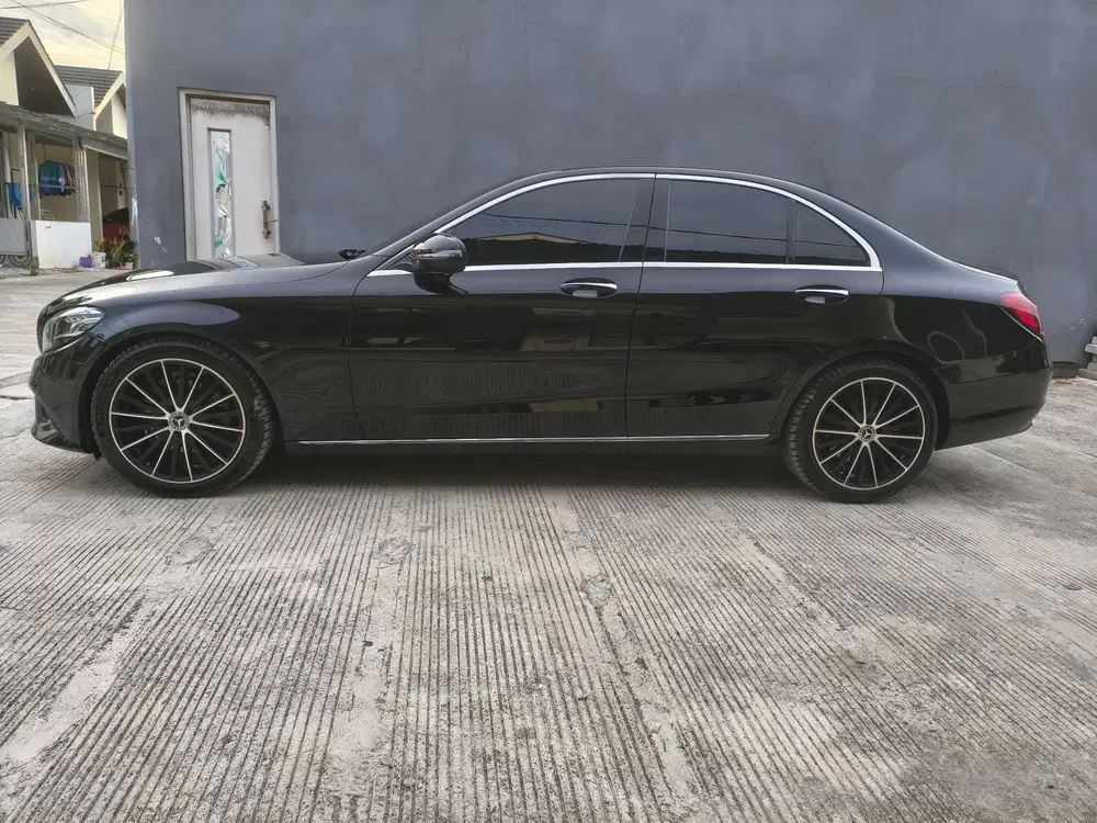 Mercedes-Benz C200 EQBoost mild Hybrid