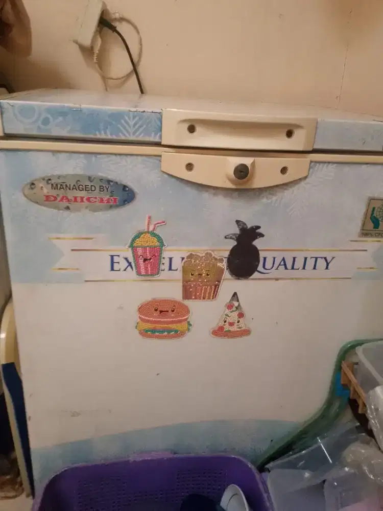 Dijual freezer merk daichi