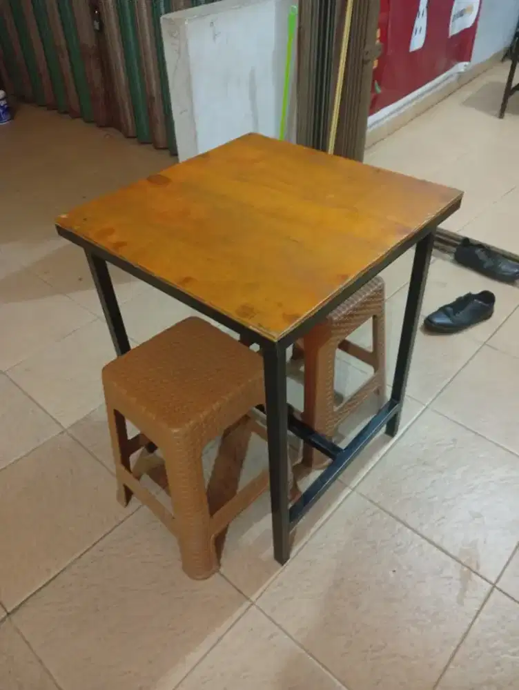 Meja untuk usaha untuk 2 orang