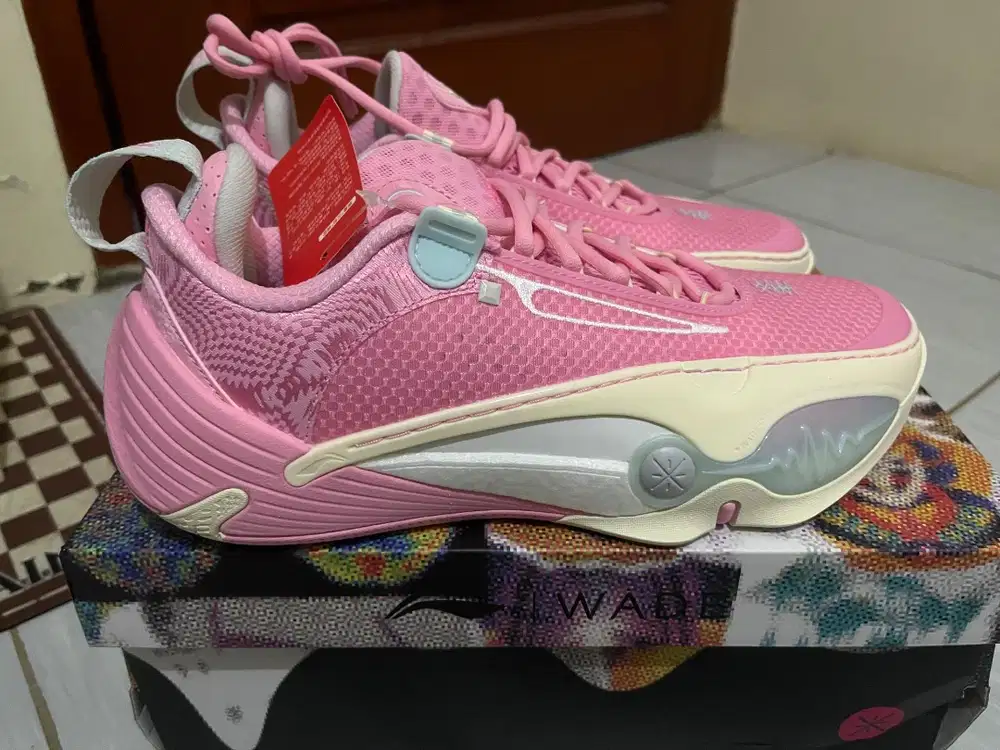 Sepatu Basket Lining Wade All City 14 Pink