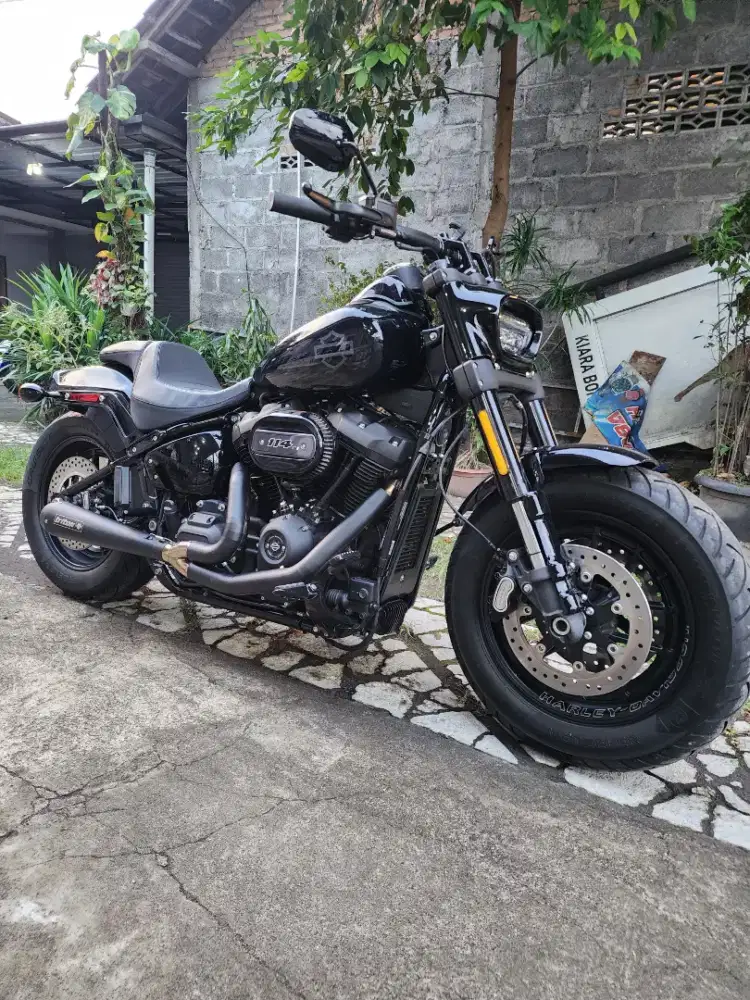 Harley davidson fatbob like new