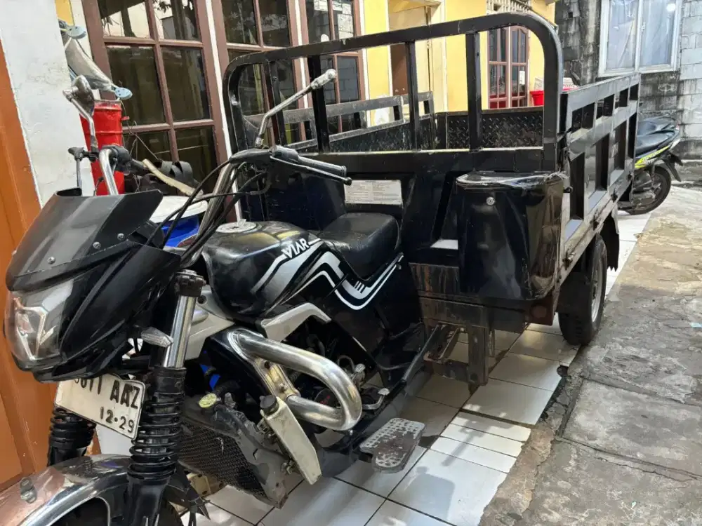 VIAR KARYA 300 CC