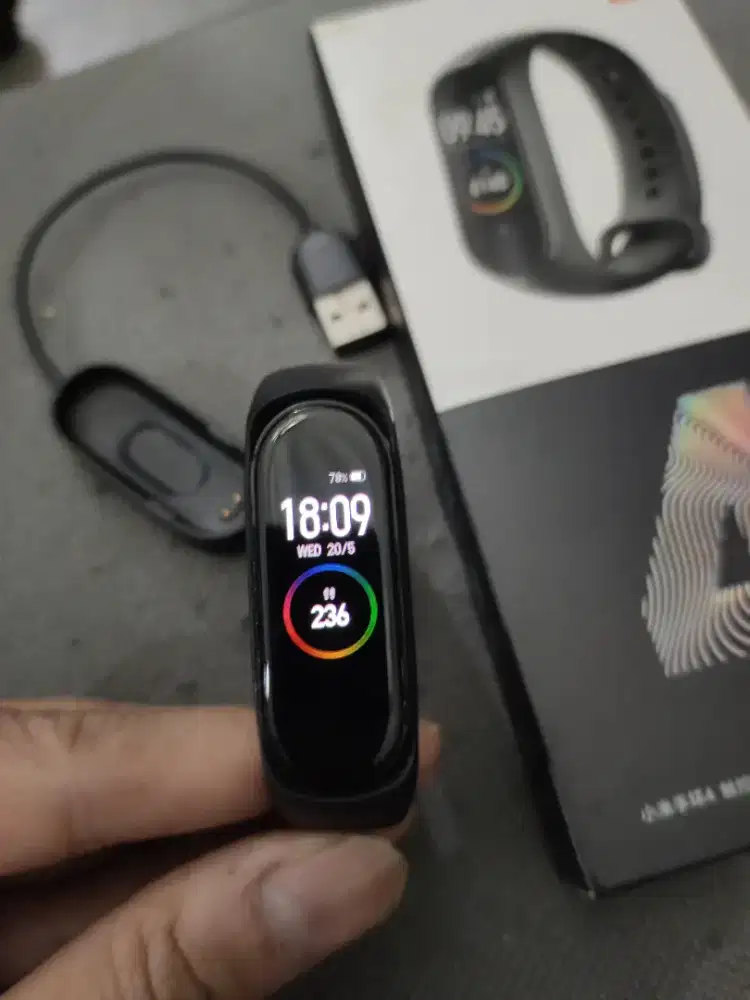 Mi band 4, kondisi kaya baru, murah bagus