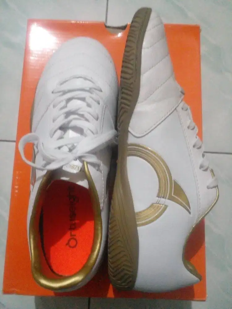 sepatu futsal merk ortus mirage