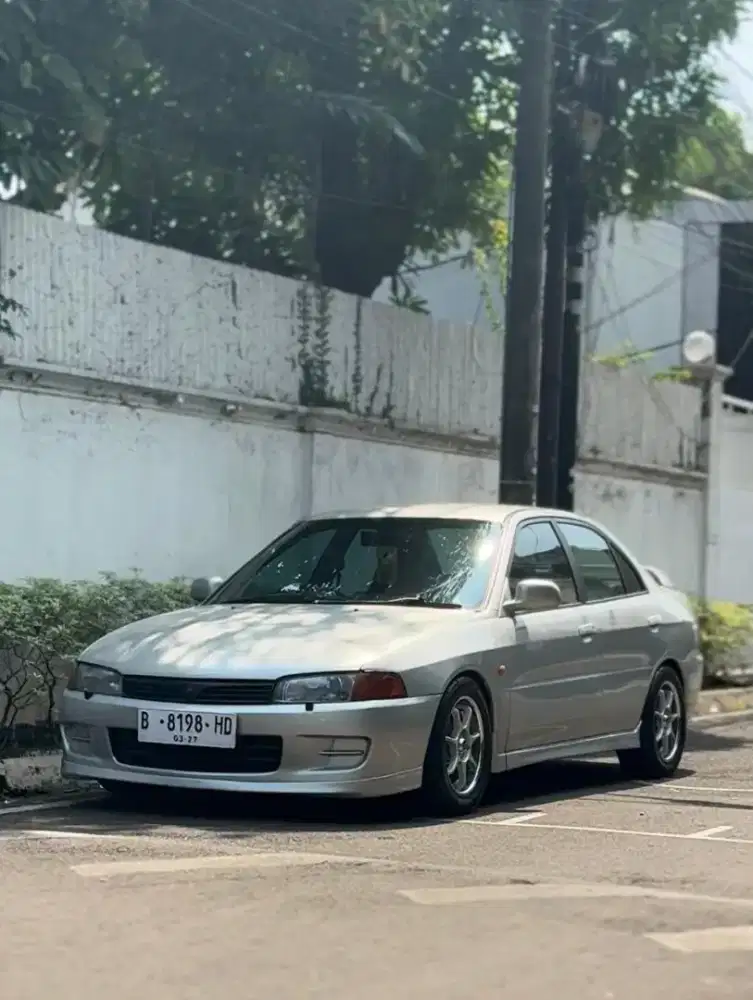 Mitsubishi lancer 2001