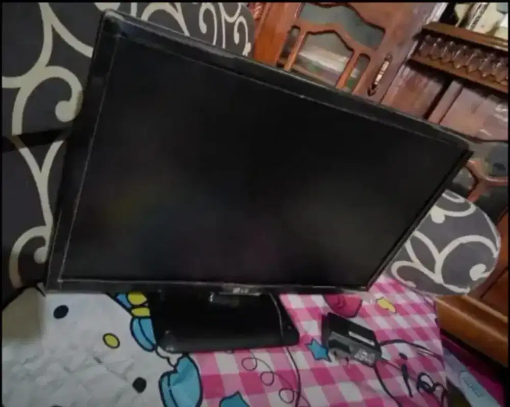 Tv led  merk LG 22innormal+stb
